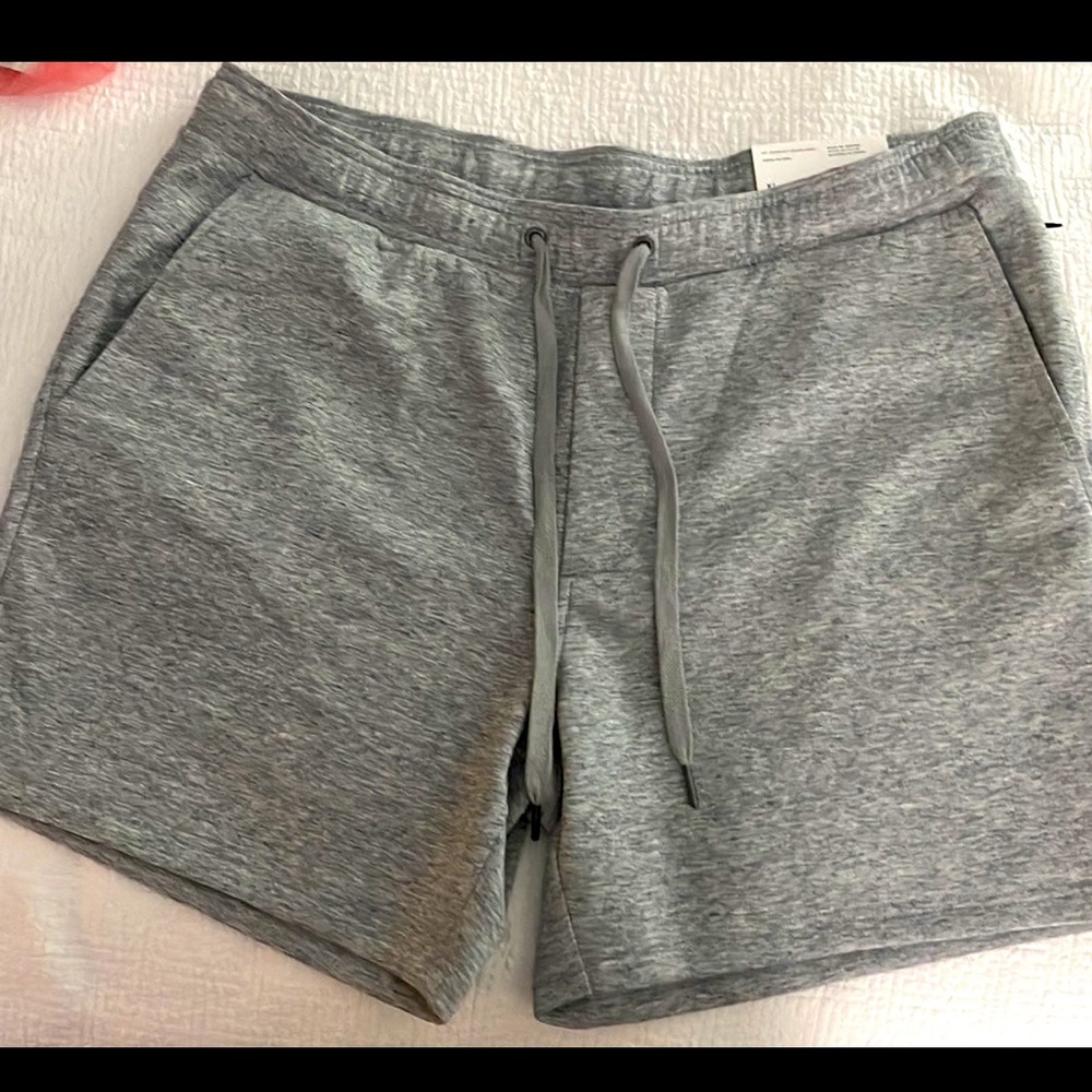 American Eagle 5.5” active shorts